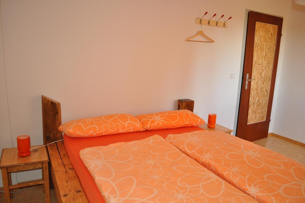 Punkrock Harbour Pension Baehr Karlsruhe Extérieur photo
